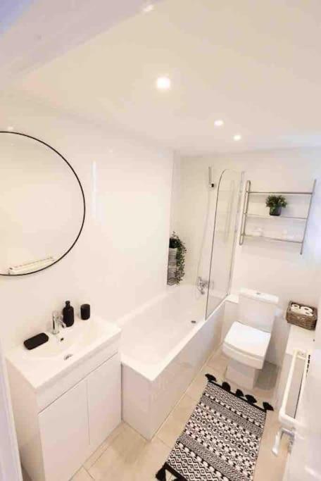 Lovely 2 Bedroom Apartment In Chelsea Sw3 Лондон Экстерьер фото